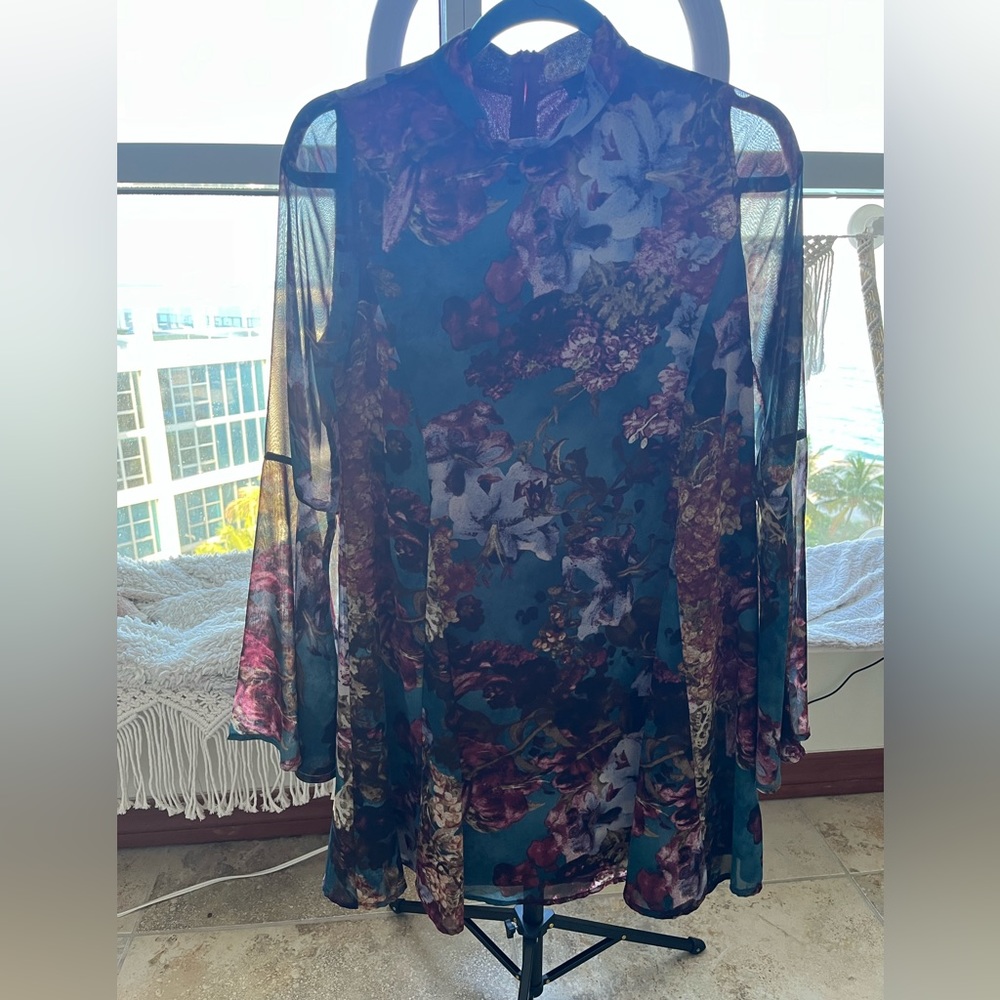 Floral mini